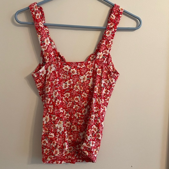 Floral Red Sleeveless Top - Picture 2 of 5